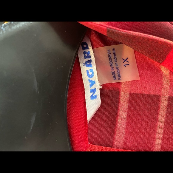 Nygard Red multi color blouse 1X - Picture 6 of 7